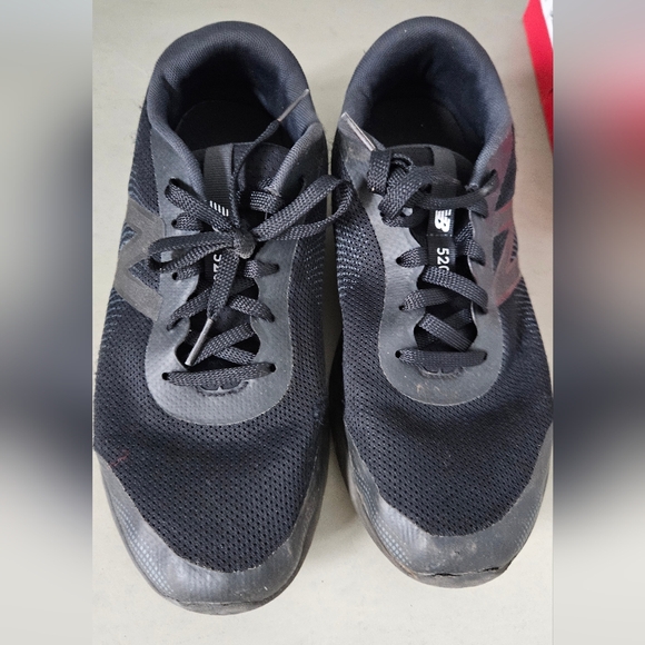 New Balance Youth sz 7 running shoes - Picture 6 of 7